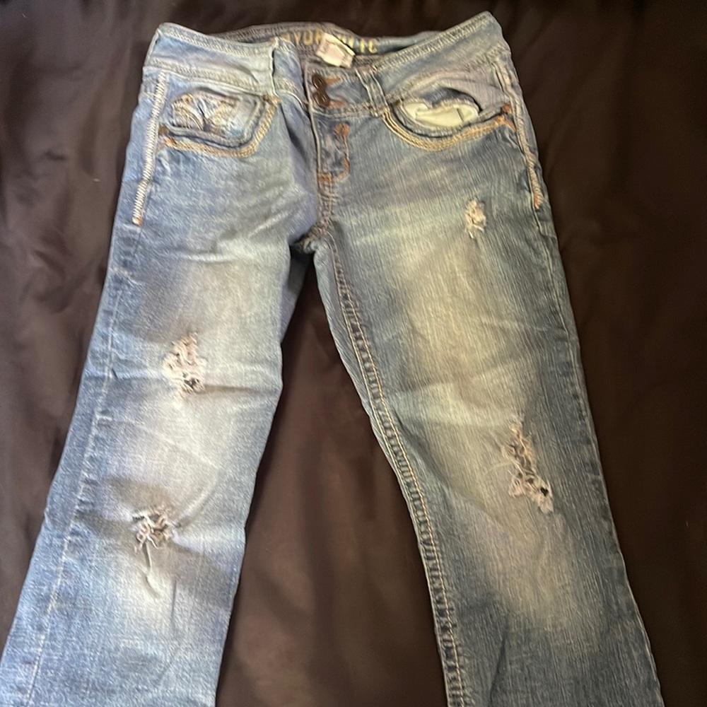 Hydraulic distressed capris, size 9/10